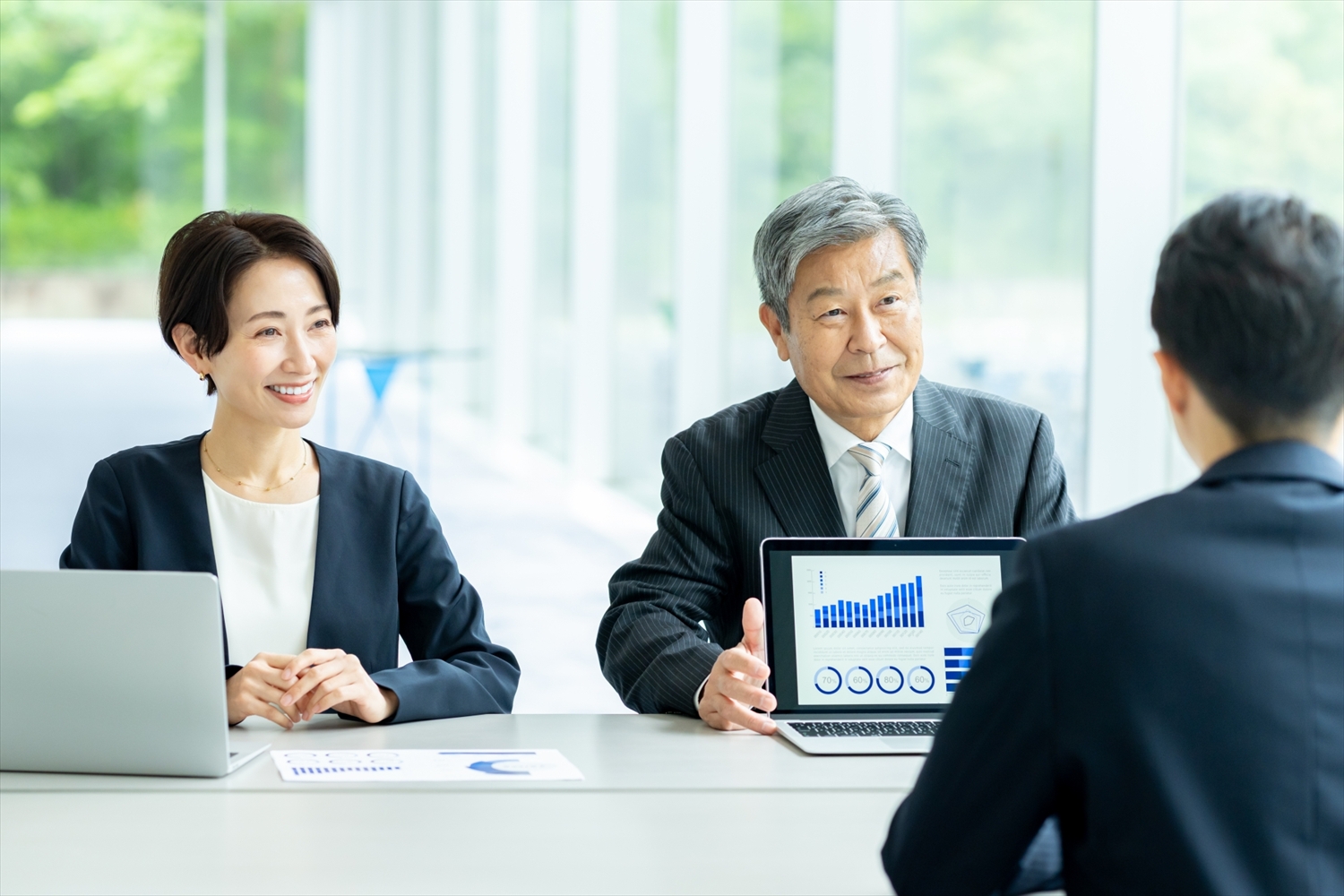 経営と現場をつなぐお手伝い。